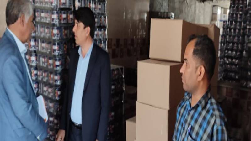 کشف یک انبار احتکار رنگ‌های ساختمانی در جیرفت